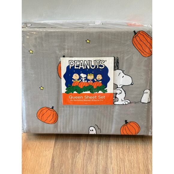 Snoopy Halloween Ghosts & Pumpkins Sheets Queen - Picture 2 of 4
